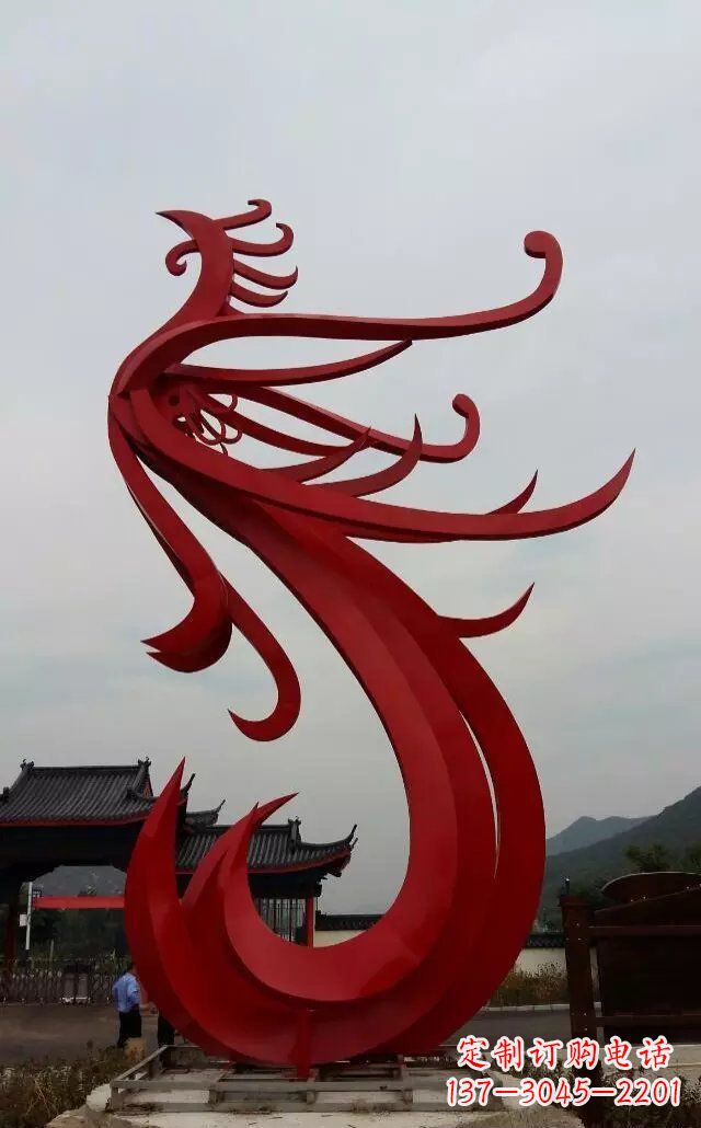 聊城凤凰雕塑象征着和平与繁荣