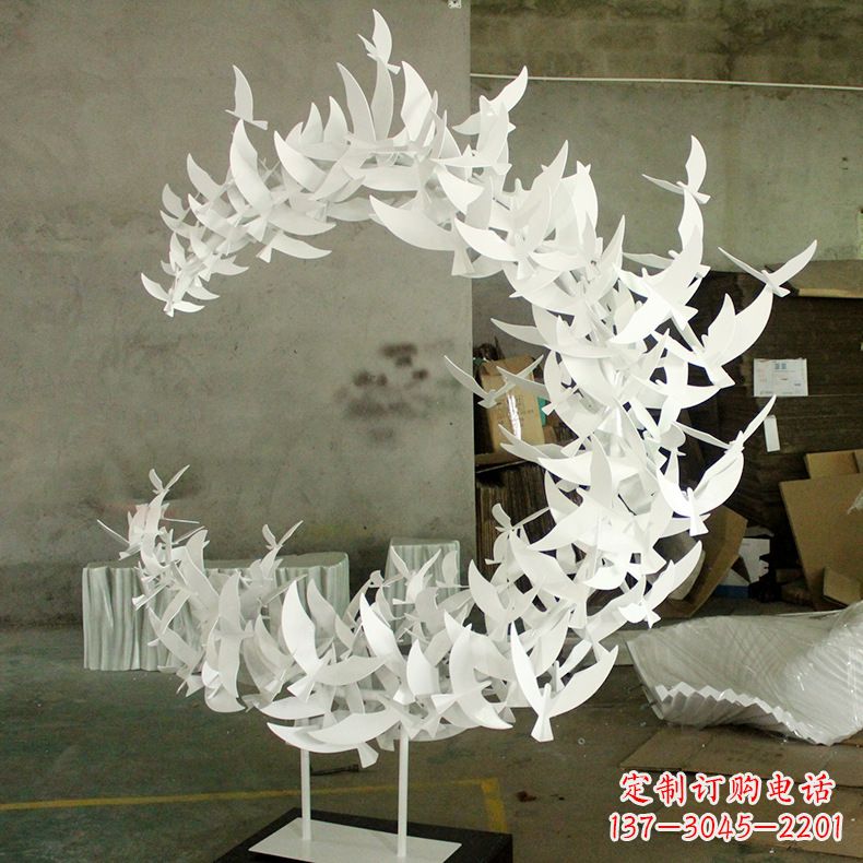 聊城不锈钢鸽子翱翔的象征