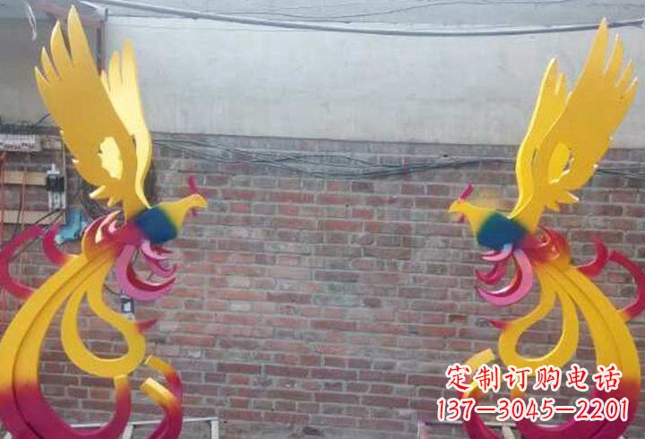 聊城不锈钢公园彩色凤凰雕塑——艺术与自然的融合