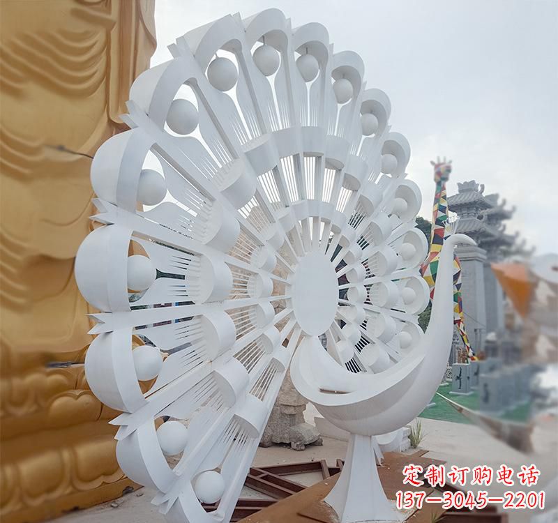 聊城不锈钢孔雀雕塑美丽的艺术品