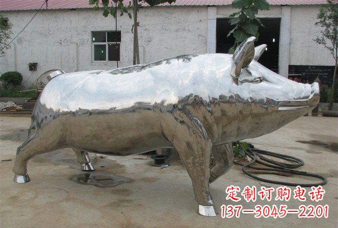聊城不锈钢公园动物猪雕塑精美雕塑展现完美美学