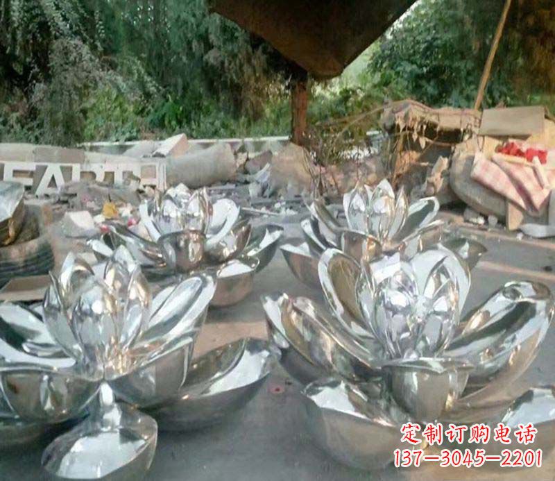 聊城不锈钢荷花雕塑给公园带来灿烂美景