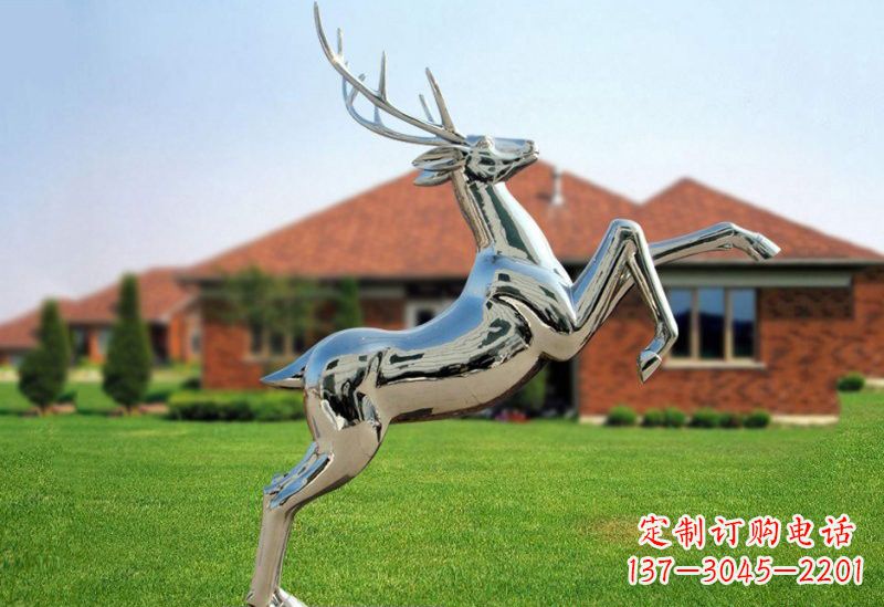聊城梅花鹿雕塑 镜面反射着璀璨美景