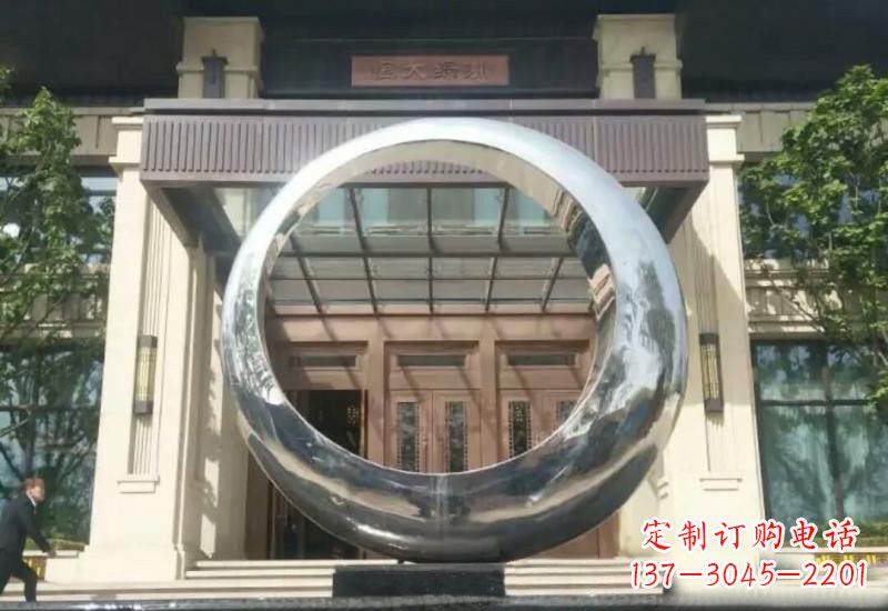 聊城不锈钢公园圆环雕塑精致美观的艺术品