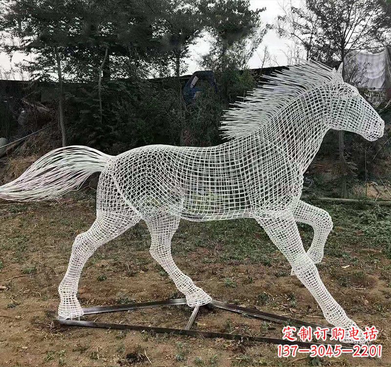 聊城不锈钢公园镂空奔马雕塑——给城市带来动感
