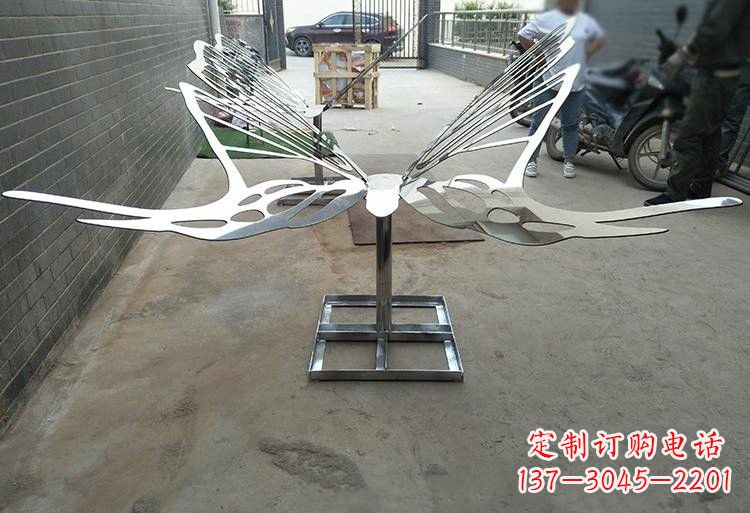 聊城非凡之美不锈钢公园的蝴蝶雕塑