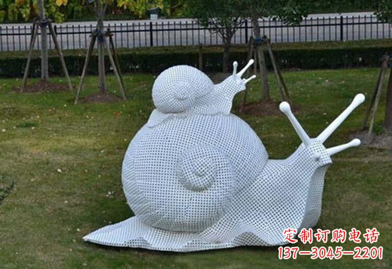聊城不锈钢公园的“母子蜗牛”雕塑
