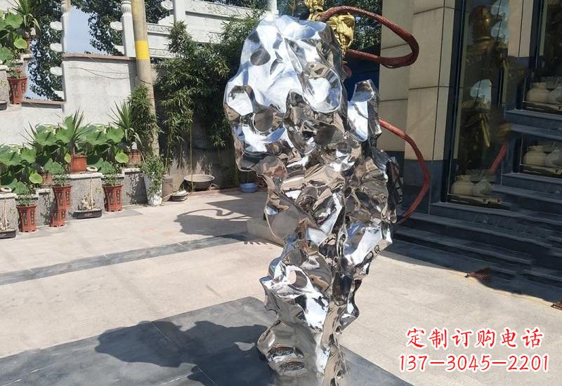 聊城太湖石雕塑传承中华文化精髓