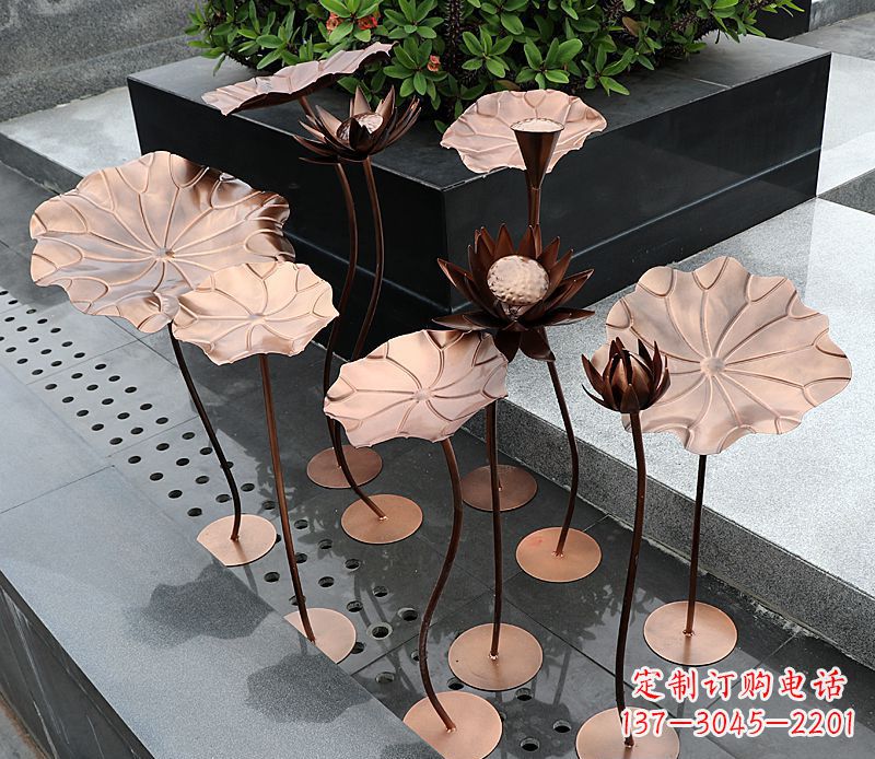 聊城不锈钢古铜色荷花雕塑传承传统文化的精美艺术品