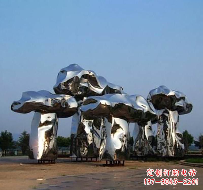 聊城不锈钢镜面蘑菇雕塑精致灵动的美学