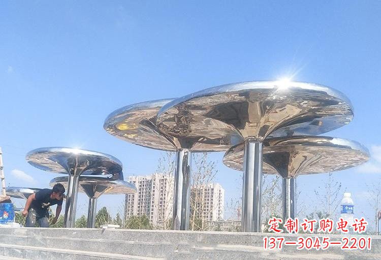 聊城不锈钢广场凉亭雕塑——精美雕塑点缀美丽环境