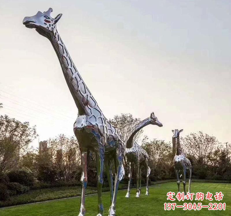 聊城不锈钢长颈鹿雕塑美丽的艺术精神