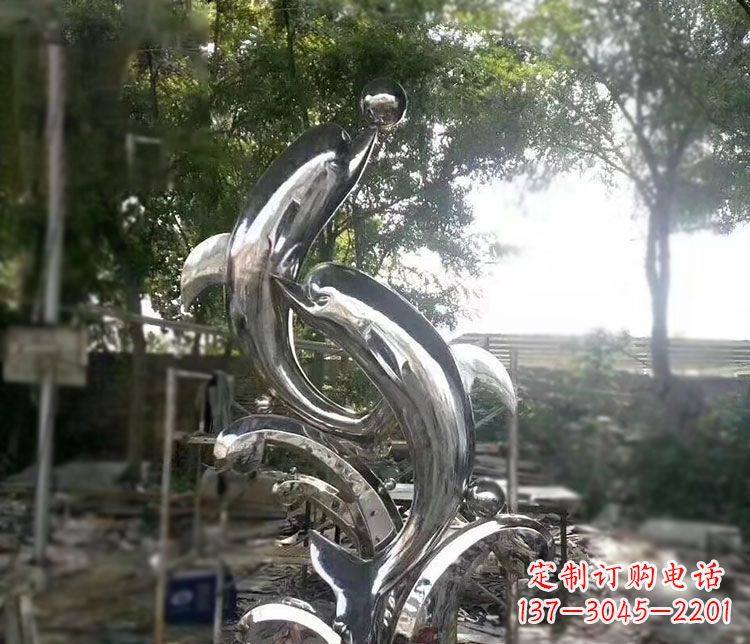 聊城不锈钢海豚顶球雕塑