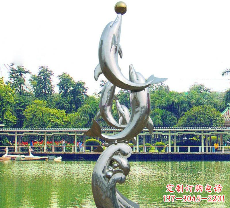 聊城海豚的美丽雕塑