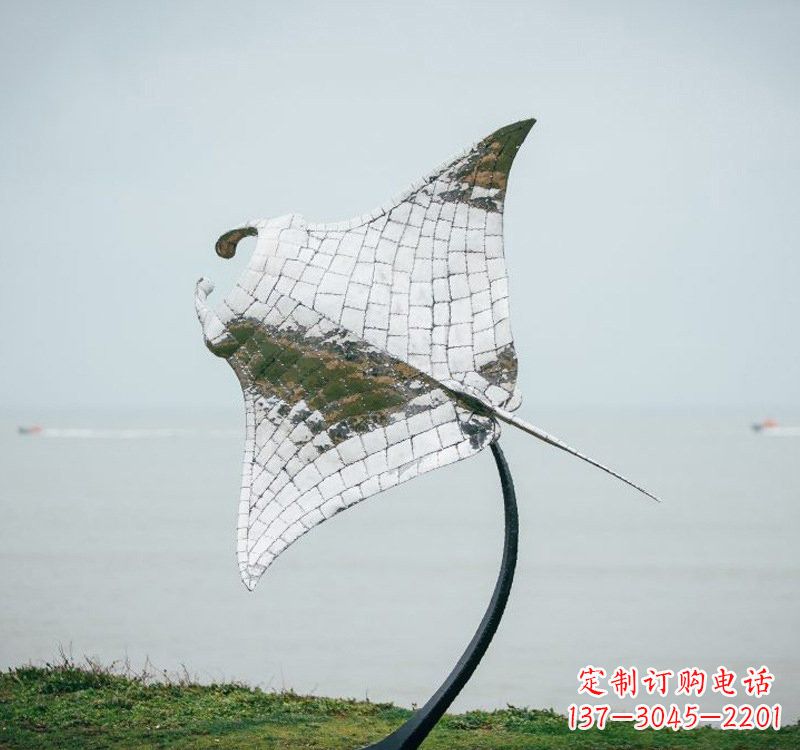 聊城不锈钢海洋动物蝠鲼雕塑艺术与环保的完美结合