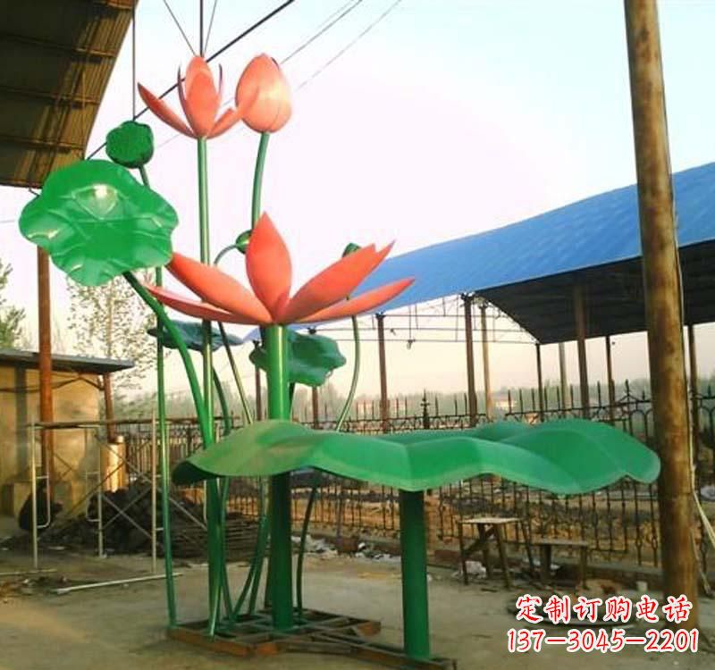 聊城不锈钢荷花雕塑汲取自然之美