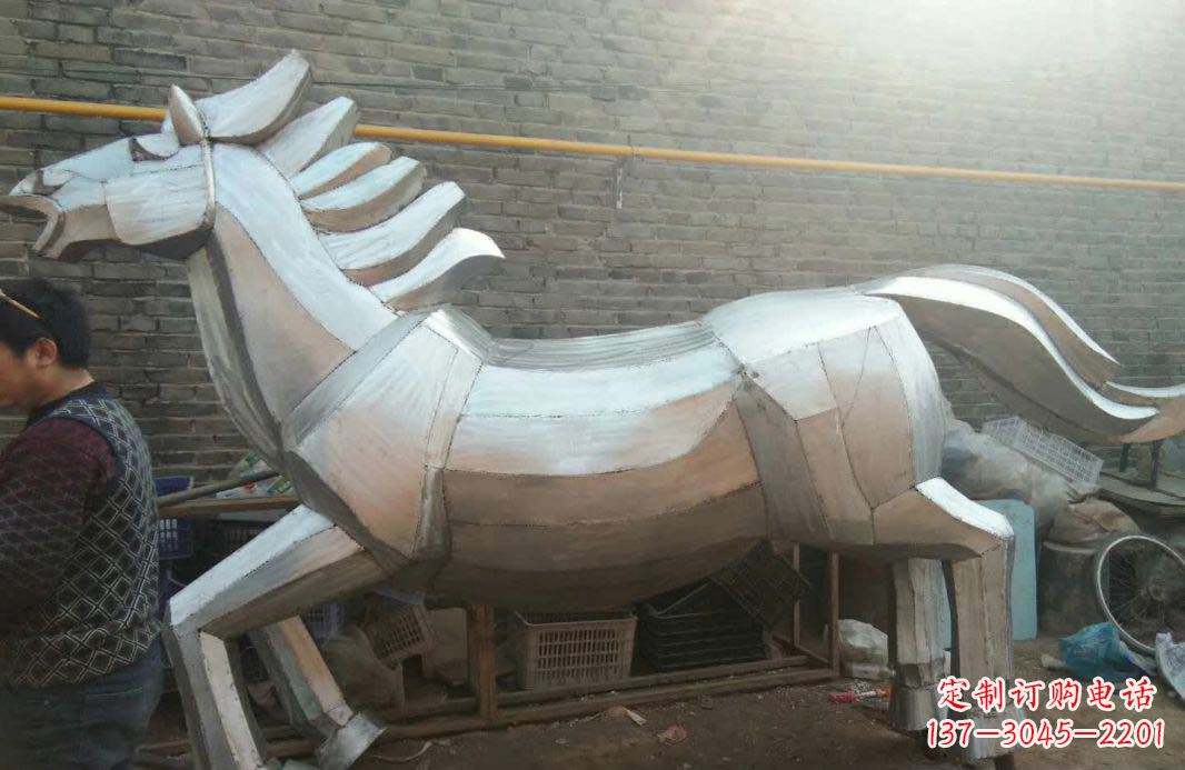 聊城不锈钢户外马雕塑精美的艺术装点