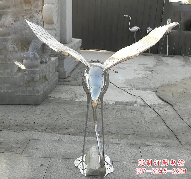 聊城不锈钢仙鹤雕塑美丽与坚固并存