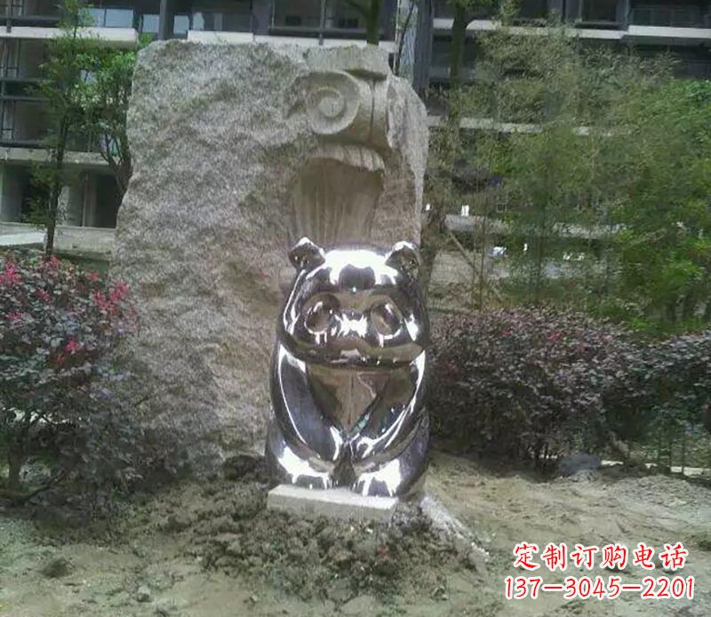 聊城不锈钢熊猫雕塑它的美丽与魅力