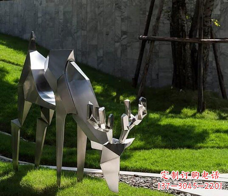 聊城不锈钢几何动物雕塑——点缀鹿公园美景