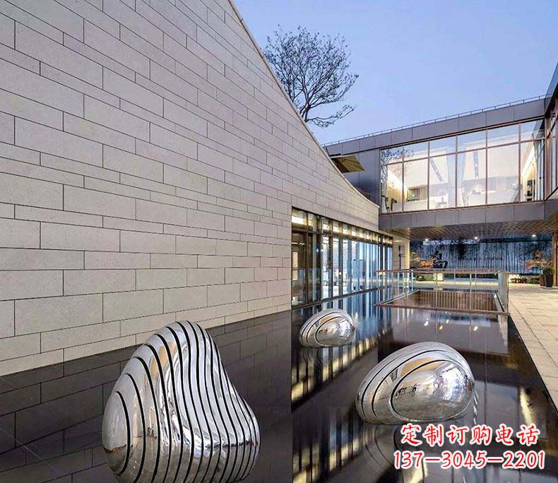 聊城精美不锈钢假山雕塑