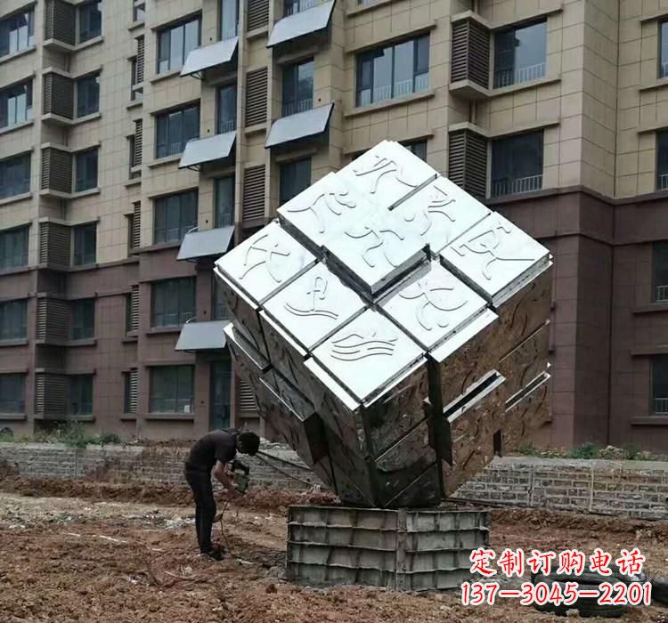 聊城不锈钢景观魔方雕塑——现代科技的精妙结合
