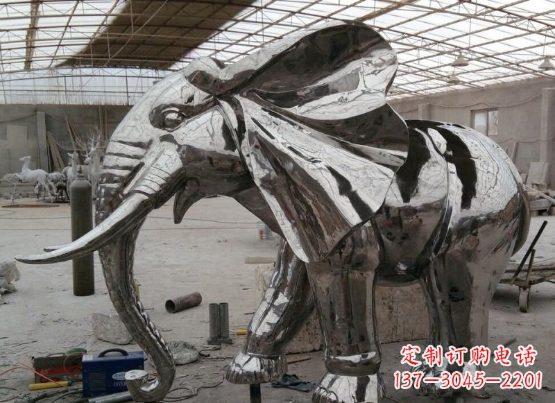 聊城不锈钢镜面大象雕塑——独特的艺术精品