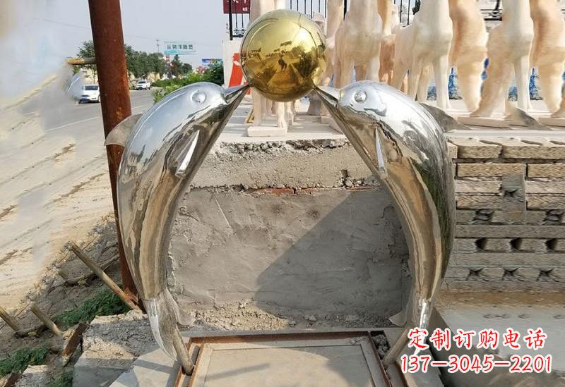聊城不锈钢海豚顶球雕塑