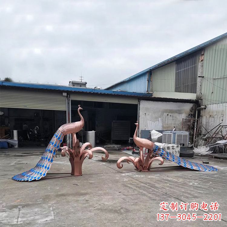 聊城不锈钢孔雀彩色雕塑