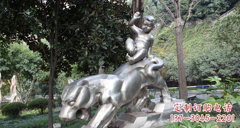 聊城不锈钢老虎雕塑美丽而又可爱