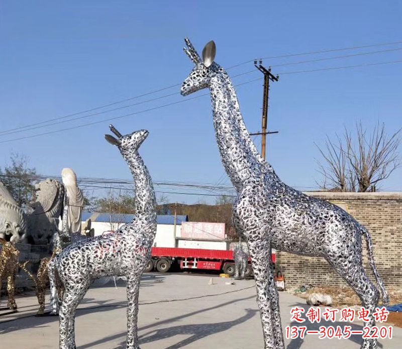 聊城不锈钢镂空长颈鹿雕塑