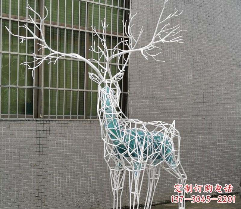 聊城不锈钢镂空梅花鹿雕塑——流动的美丽