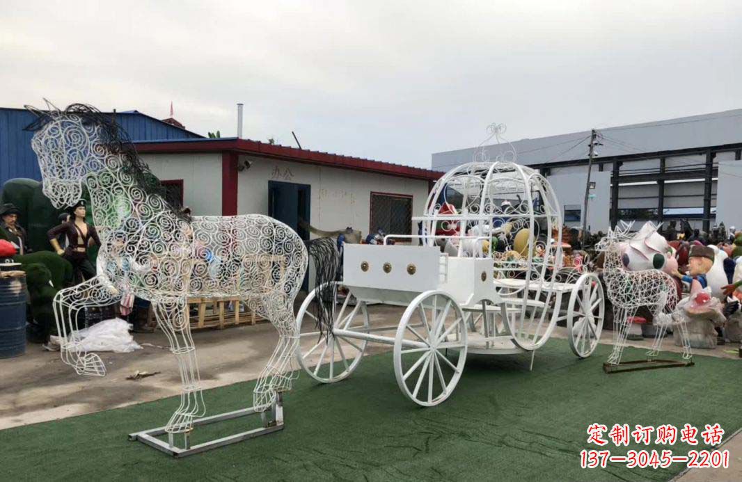 聊城不锈钢镂空欧式马车雕塑精美造型点缀空间