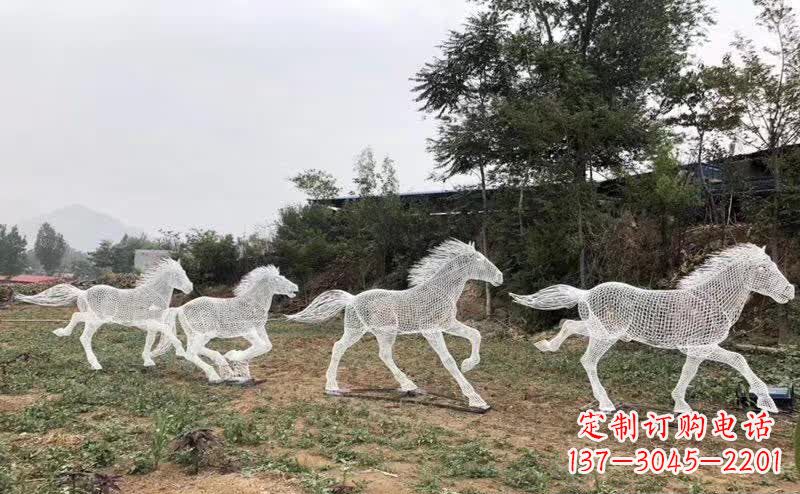 聊城不锈钢马雕塑勇往直前