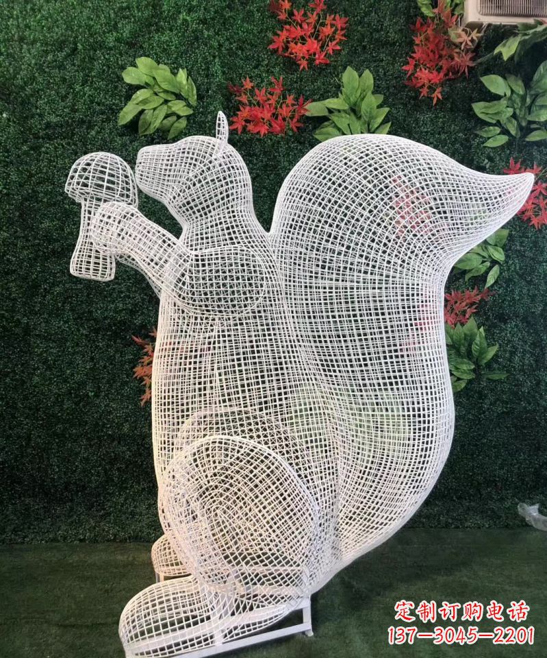 聊城不锈钢松鼠雕塑展现自然的美