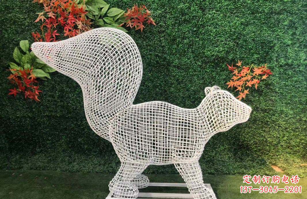 聊城不锈钢松鼠雕塑艺术与精美结合