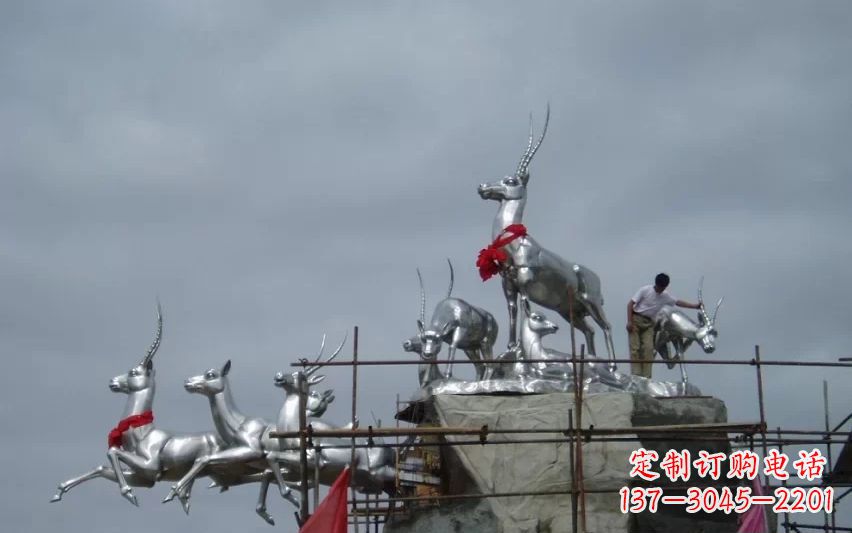 聊城不锈钢动物雕塑——美丽宁静的自然之美