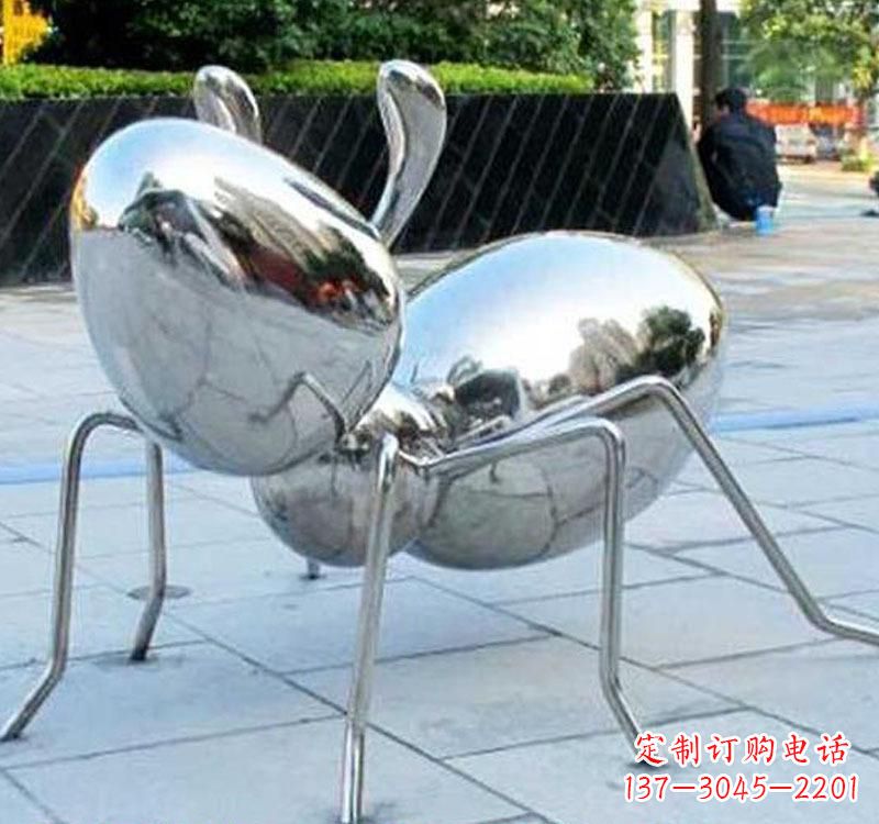 聊城不锈钢蚂蚁雕塑一座象征努力的艺术作品