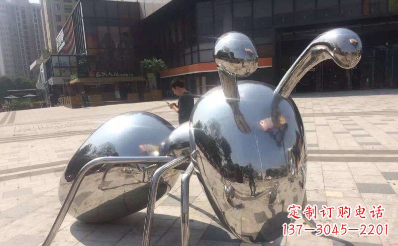 聊城不锈钢蚂蚁雕塑精美而富有讽刺意味