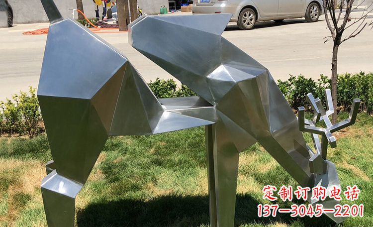 聊城不锈钢梅花鹿雕塑给公园带来美丽风景