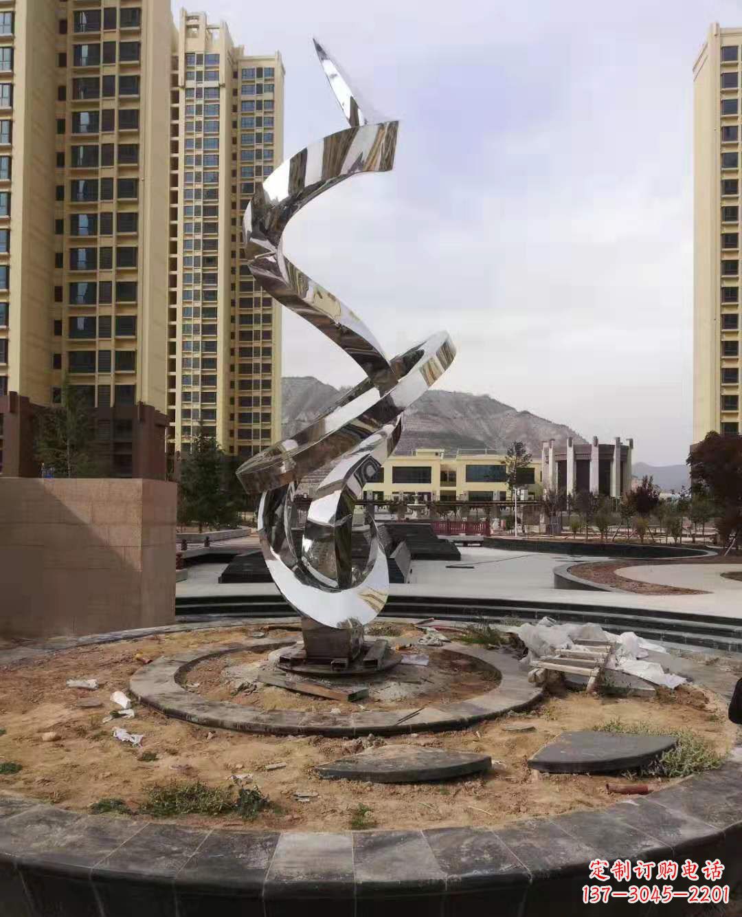 聊城飘带雕塑美化城市空间的艺术
