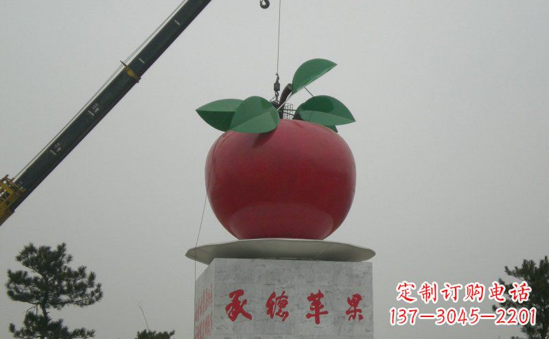 聊城精致不锈钢苹果雕塑