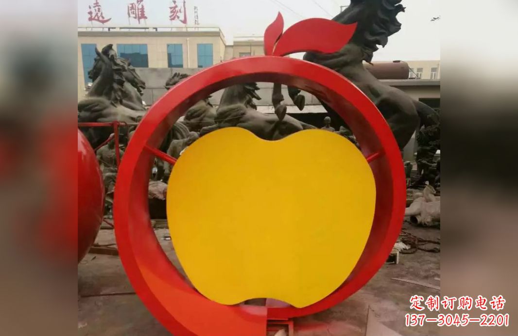 聊城不锈钢苹果雕塑——见证爱与和平