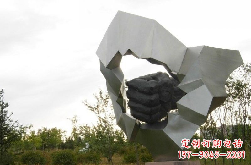 聊城不锈钢拳头雕塑雕刻象征勇气和力量
