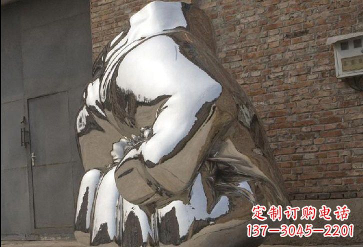 聊城不锈钢拳头雕塑给人以力量的象征