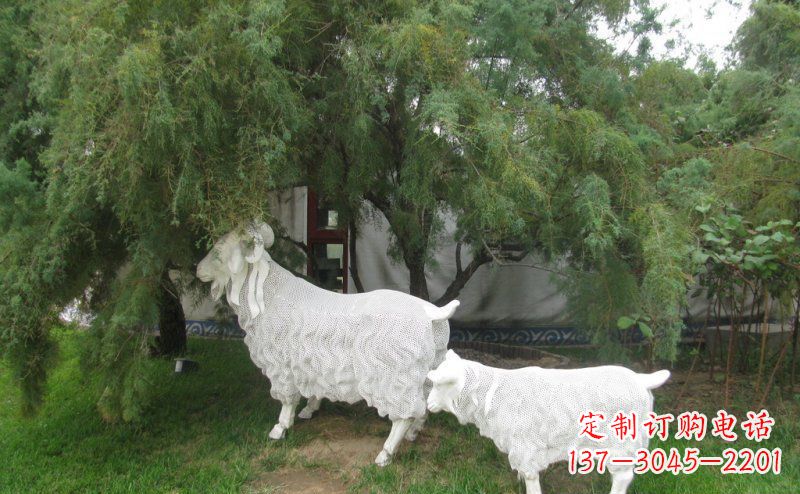 聊城不锈钢山羊雕塑静谧中的动态美