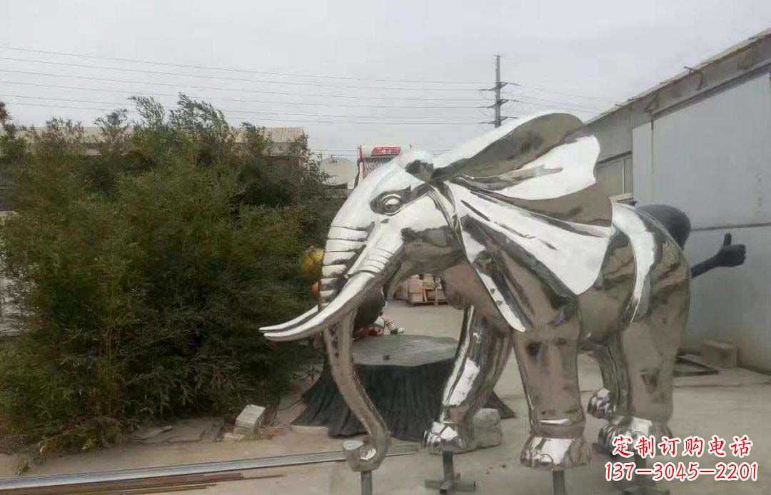 聊城大象雕塑为售楼部装饰点缀