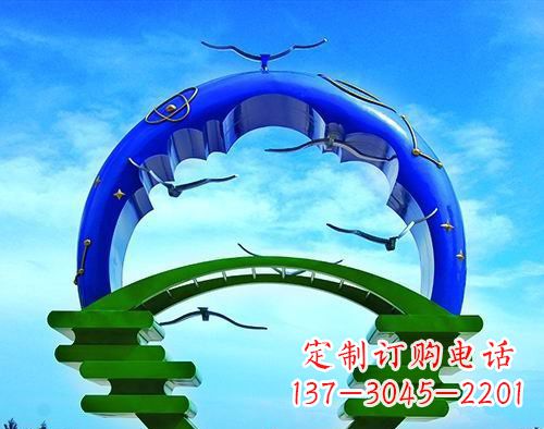 聊城海洋书籍雕塑——记忆中的校园美景