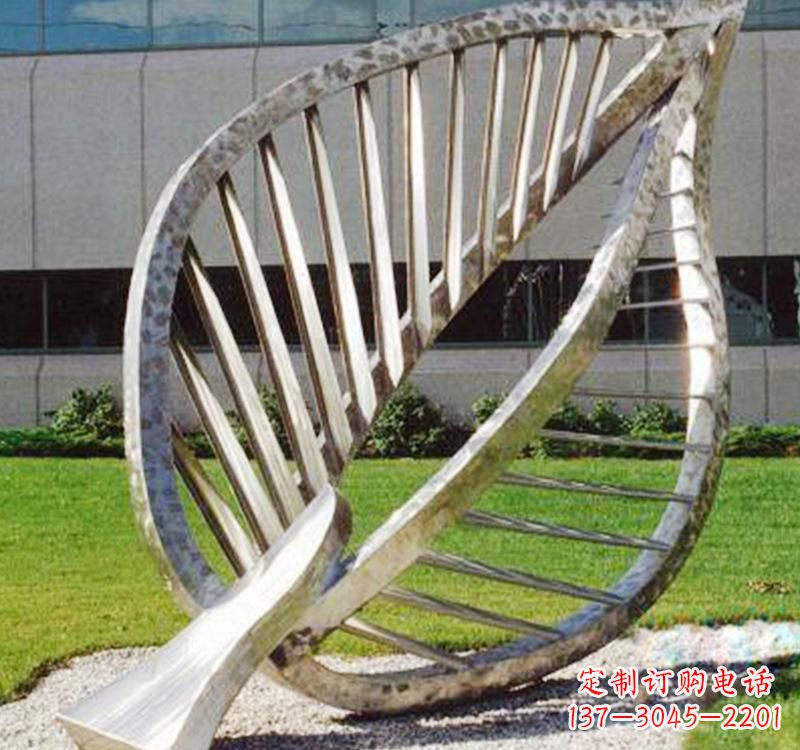 聊城不锈钢树叶镂空景观雕塑精美而古朴