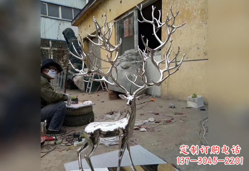 聊城不锈钢树枝鹿雕塑艺术精美的自然之美
